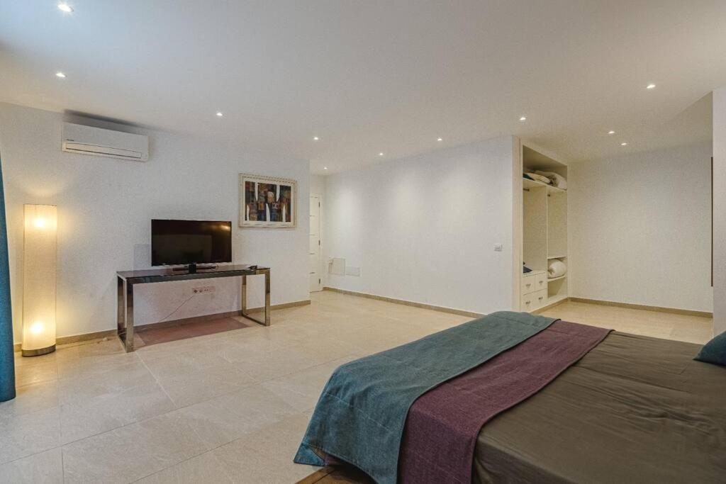 Villa Riviera De 4 Dormitorios Con Piscina. Costa Adeje  ภายนอก รูปภาพ